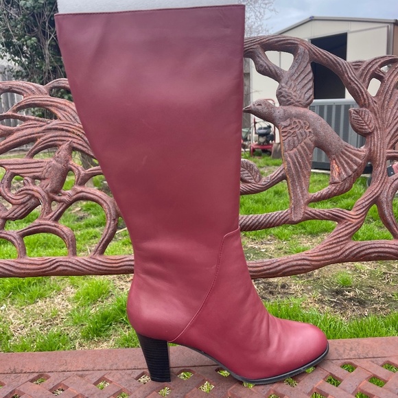 NWT 2007 Bloomingdale’s Inverness Red Leather Knee High Side Zip Tall Boots - Picture 7 of 9